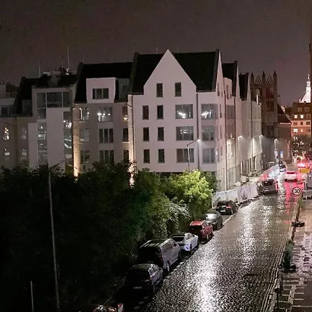 U In -under The Castel 什切青