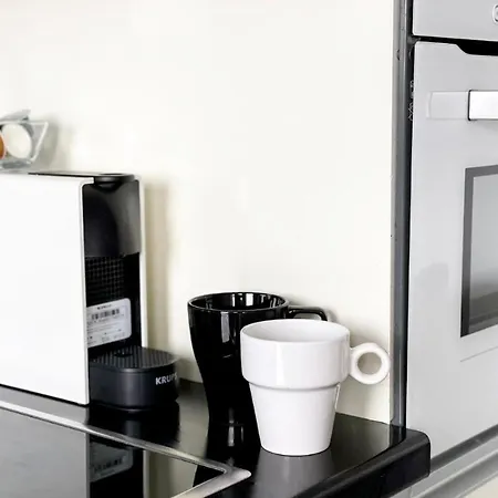 U In -under The Castel Apartment *