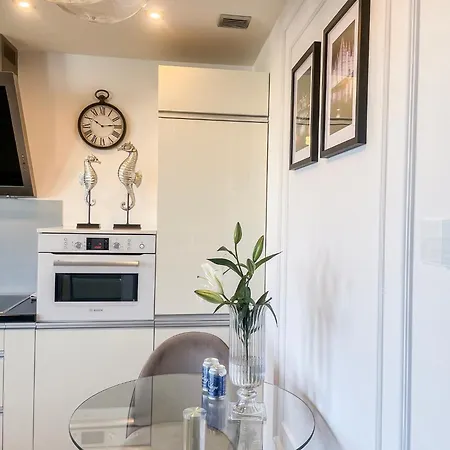 Apartment U In -under The Castel *