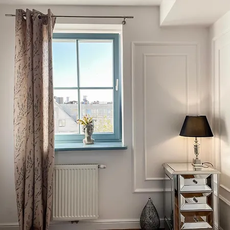 U In -under The Castel *