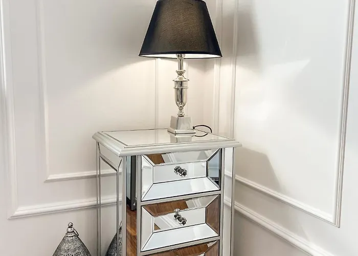 U In -under The Castel Щецин