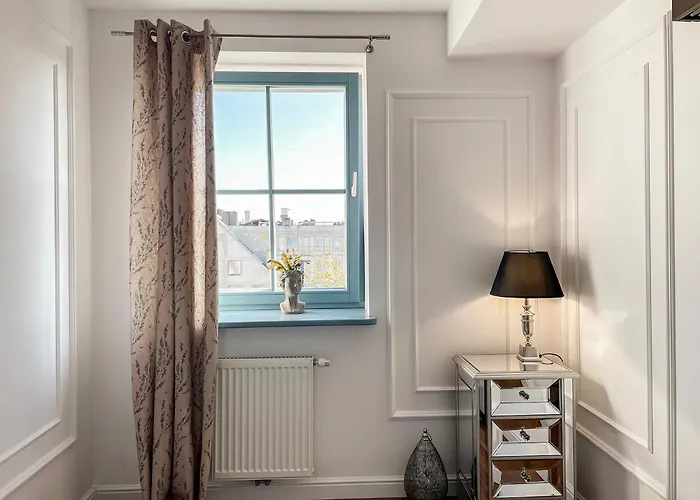 U In -under The Castel *